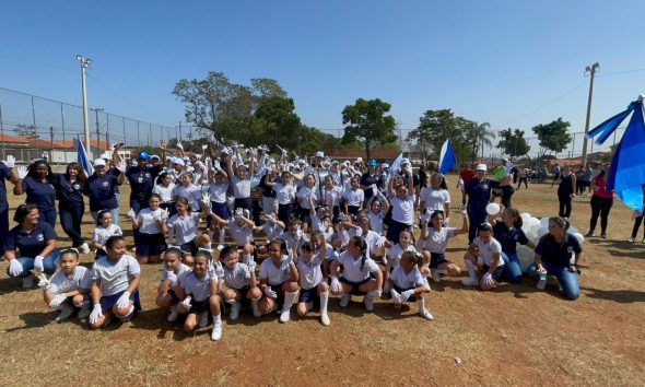 imagem de - Desfile da 1ª Fanfarra do Instituto Educacional Estilo encanta comunidade e transforma o Campo 7 Cores em palco de celebração